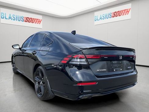 Used 2025 Honda Accord Sport image 5