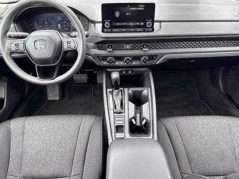 Certified 2025 Honda Accord SE image 17