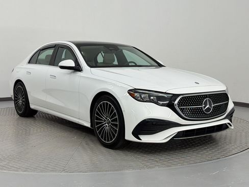 Used 2025 Mercedes-Benz E 350 4MATIC Sedan image 7