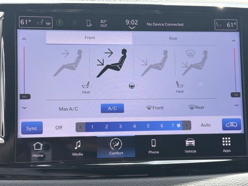 Used 2023 Chrysler Pacifica Touring-L image 14