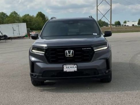 Used 2025 Honda Pilot Black Edition image 3