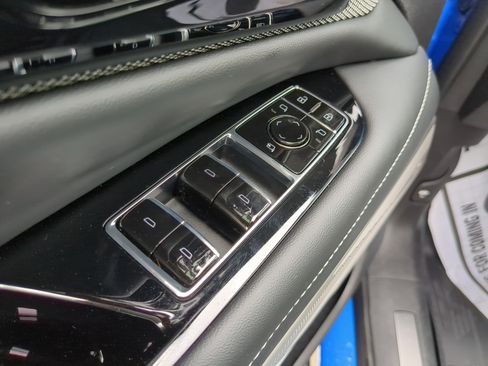 New 2026 Cadillac Optiq Luxury 2 image 18