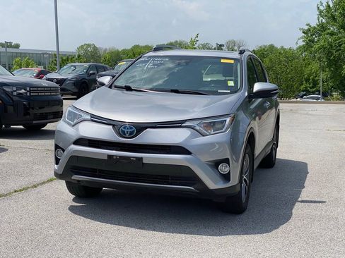 Used 2018 Toyota RAV4 XLE AWD/4WD image 3