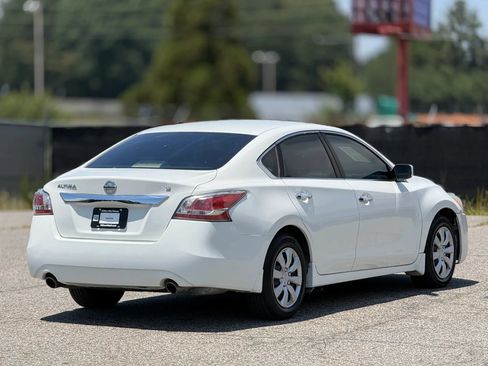Used 2015 Nissan Altima 2.5 S w/ Power Driver Seat Package FWD image 9
