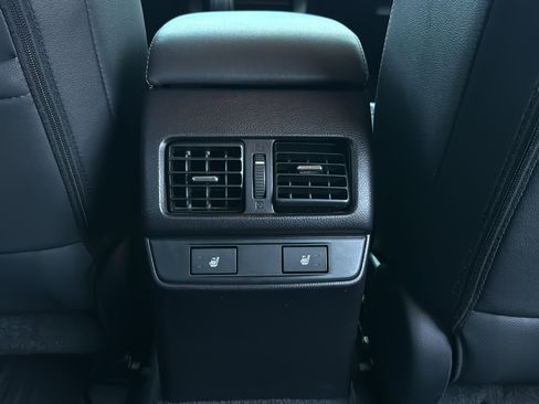 Used 2017 Subaru Outback 2.5i Limited AWD/4WD image 32