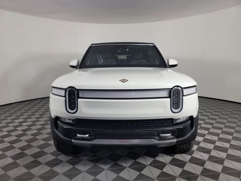 Used 2024 Rivian R1S Adventure AWD/4WD image 8