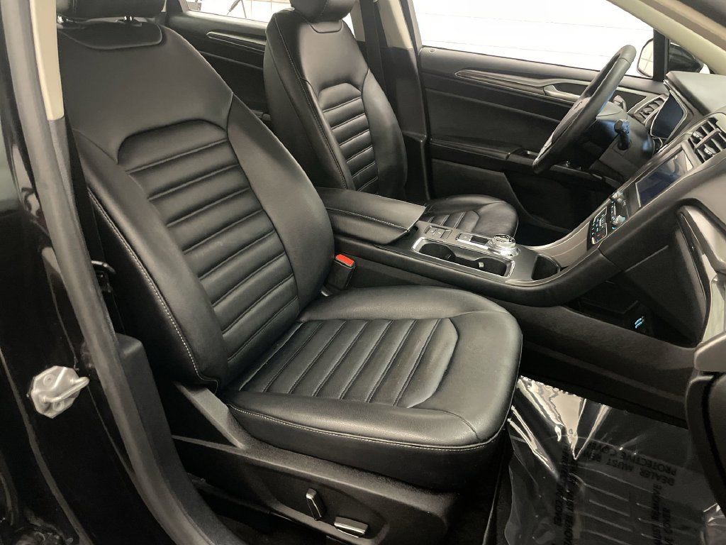 Used 2020 Ford Fusion SEL FWD image 21