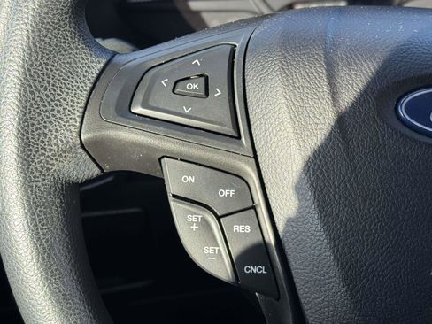 Used 2022 Ford Edge SE image 19