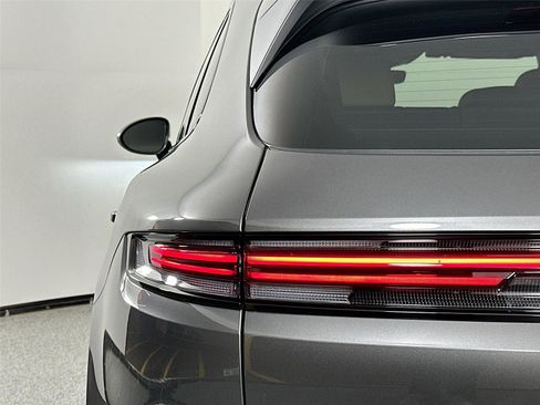 Certified 2026 Porsche Cayenne AWD/4WD image 16