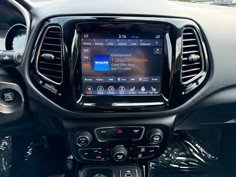 Used 2018 Jeep Compass Limited AWD/4WD image 21