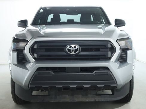 Used 2024 Toyota Tacoma SR image 6