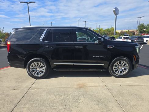 Used 2025 GMC Yukon Denali AWD/4WD image 5