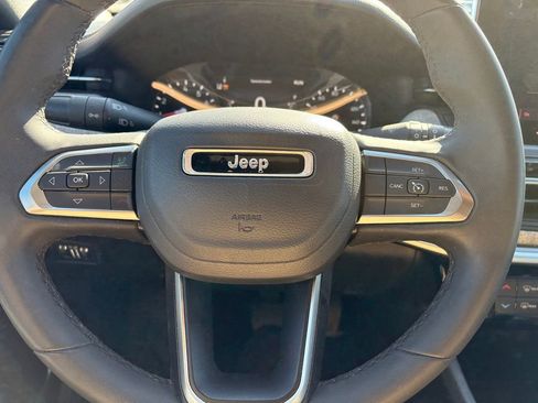 Used 2024 Jeep Compass Latitude AWD/4WD image 16