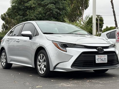 Used 2023 Toyota Corolla LE FWD image 2