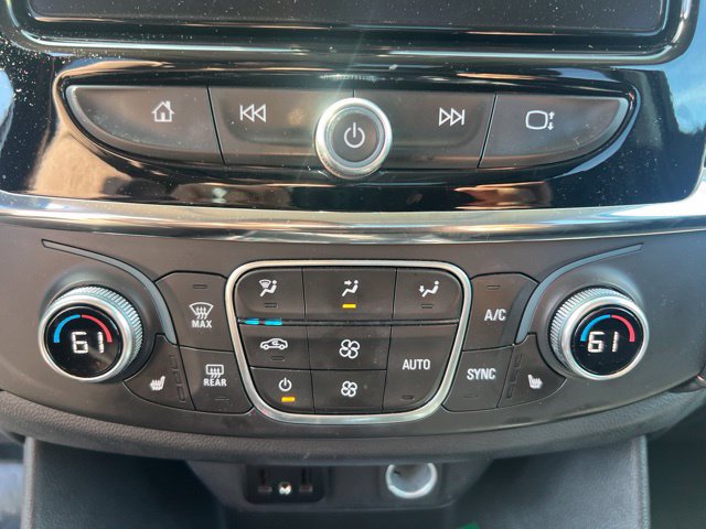 Used 2018 Chevrolet Traverse LT w/ LPO, Black Accent Package AWD/4WD image 11