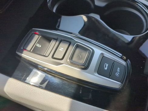 Used 2016 Honda Pilot Touring image 22