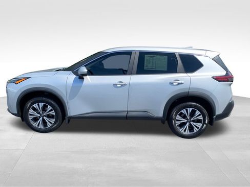 Used 2023 Nissan Rogue SV FWD image 2