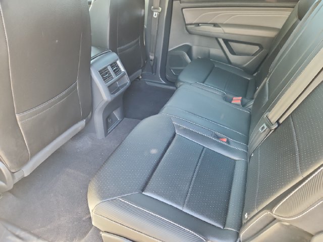 Used 2023 Volkswagen Atlas Cross Sport SE AWD/4WD image 8