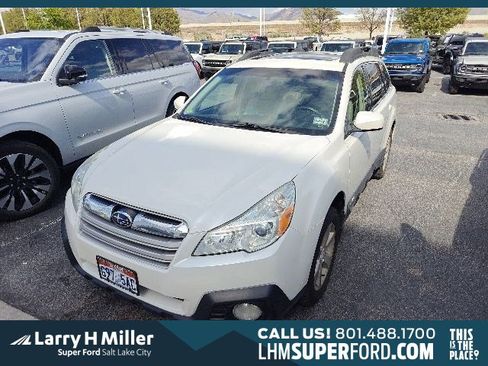 Used 2013 Subaru Outback 2.5i Premium AWD/4WD image 1