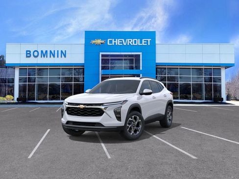 New 2025 Chevrolet Trax LT image 8