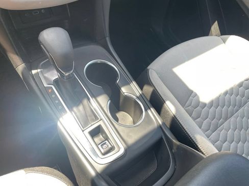 Used 2021 Chevrolet Equinox LT FWD image 18