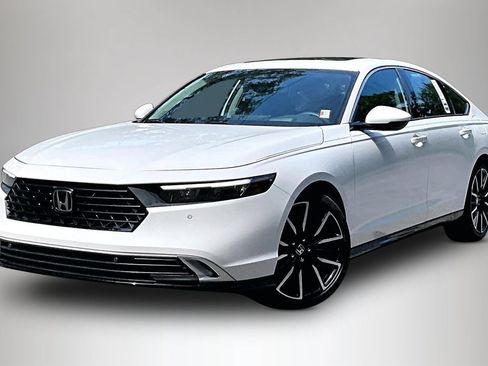 Used 2024 Honda Accord Touring image 1
