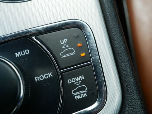 Used 2021 Jeep Grand Cherokee Summit AWD/4WD image 36