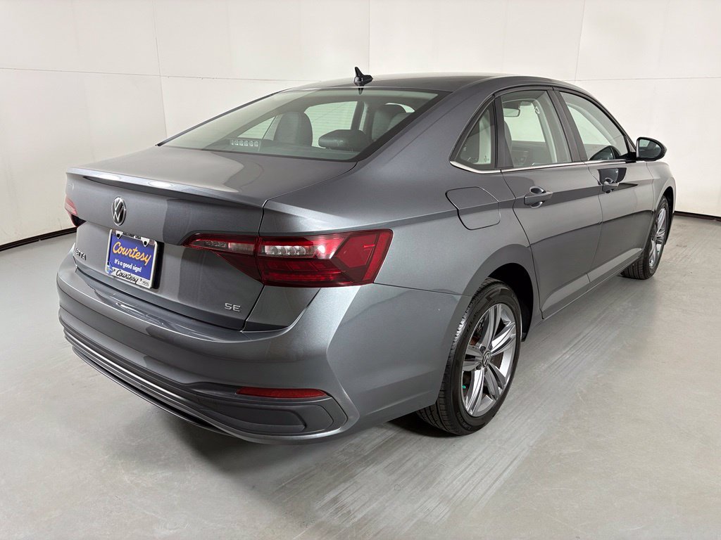 Used 2024 Volkswagen Jetta SE FWD image 8