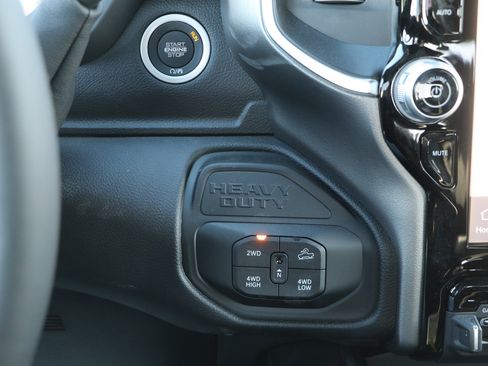 New 2026 RAM 2500 Big Horn AWD/4WD image 23