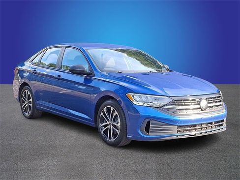 Used 2024 Volkswagen Jetta Sport image 3