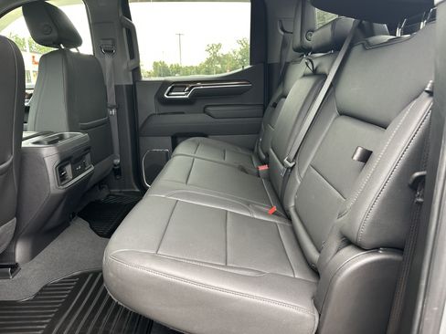 Used 2024 Chevrolet Silverado 1500 LT Trail Boss w/ Convenience Package II AWD/4WD image 21