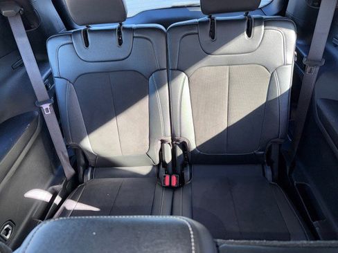 Used 2024 Jeep Grand Cherokee L Laredo image 11