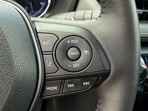 Used 2023 Toyota RAV4 XLE Premium AWD/4WD image 19