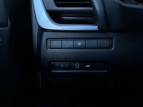 Used 2025 Nissan Rogue SV image 21