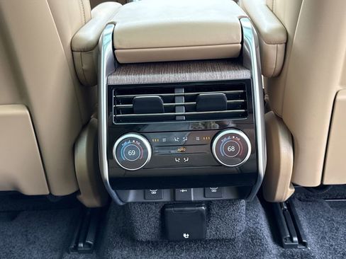 New 2025 Land Rover Range Rover Long Wheelbase SE AWD/4WD image 20