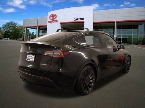 Used 2023 Tesla Model Y Performance image 2