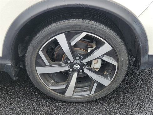 Certified 2022 Nissan Rogue Sport SL w/ Premium Package image 19