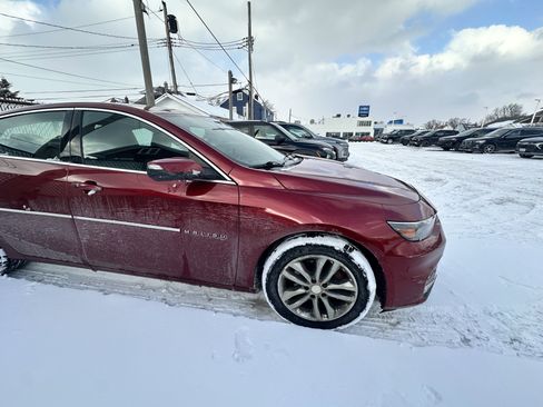 Used 2018 Chevrolet Malibu LT image 9