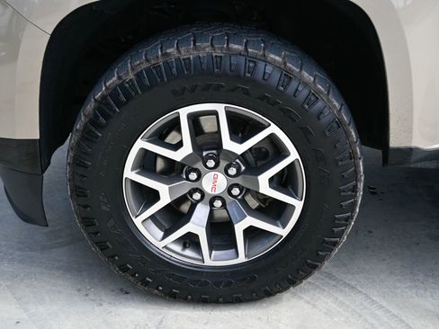 Used 2022 GMC Canyon AT4 image 32