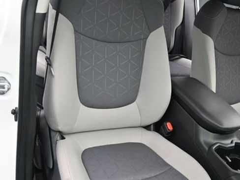 Used 2023 Toyota RAV4 XLE image 17