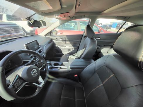 Used 2019 Nissan Altima 2.0 SR image 10