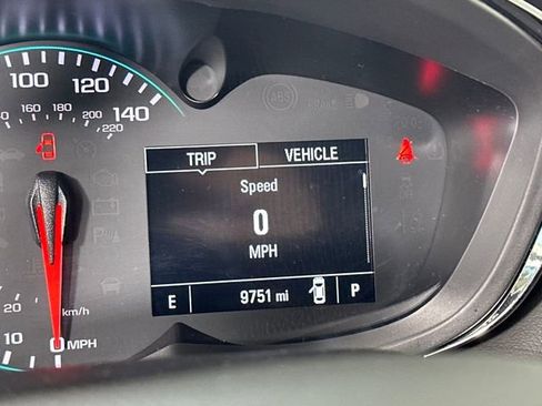 Used 2022 Chevrolet Trax LT w/ LT Convenience Package image 18