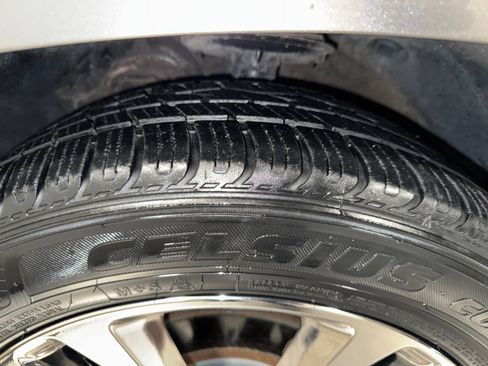 Used 2014 Kia Sorento SX w/ 3rd Row Package FWD image 11