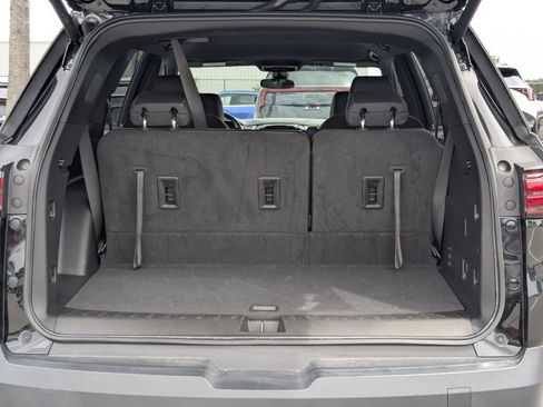 Used 2023 Chevrolet Traverse LT FWD image 14