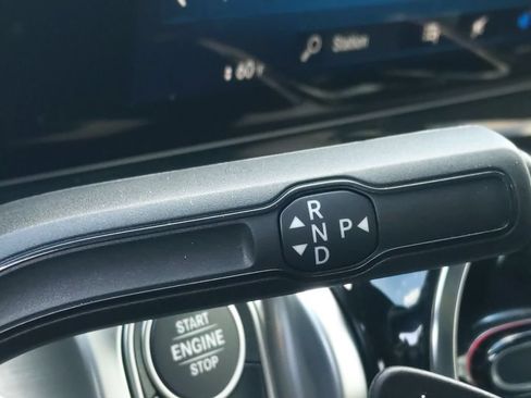 Used 2022 Mercedes-Benz GLB 250 4MATIC image 15