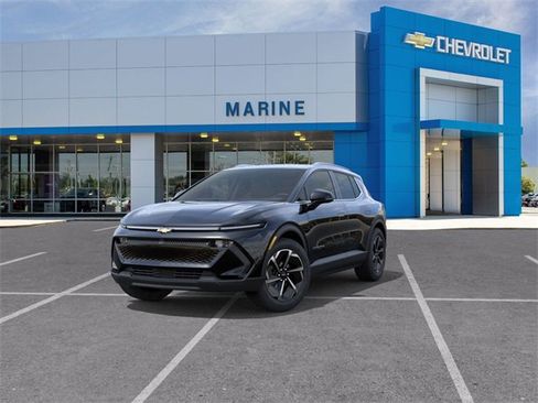 New 2026 Chevrolet Equinox EV LT image 8