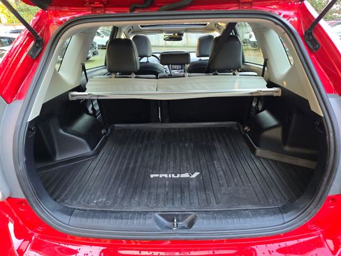 Used 2016 Toyota Prius V Five image 14