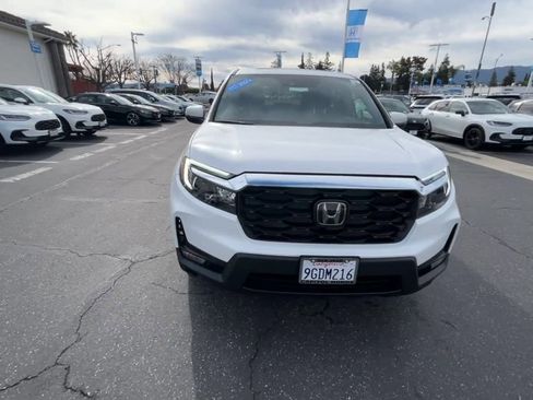 Used 2023 Honda Passport EX-L image 3