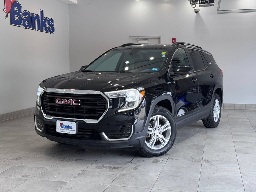 Certified 2022 GMC Terrain SLE w/ Driver Convenience Package AWD/4WD image 2