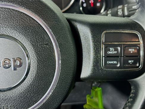 Used 2014 Jeep Wrangler Unlimited Sahara image 14